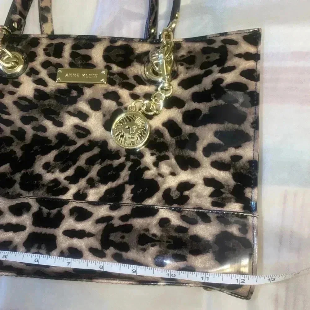 ๐ lacquered bag by Anne Klein ๐ซ New Clean Condition ๐ธ - Picture 7 of 7